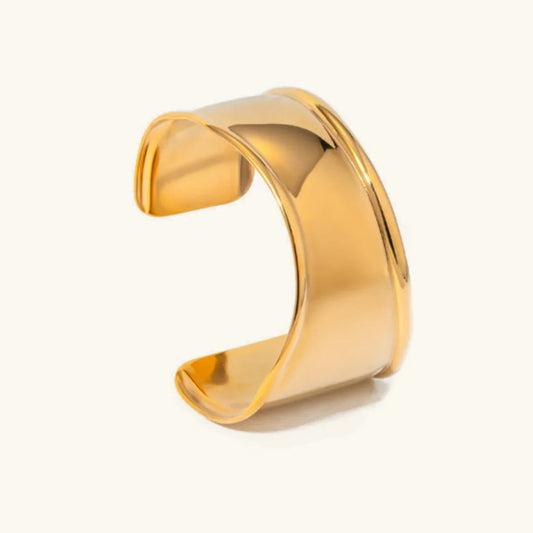 Querida - Curve Bangle — perfect for those who value comfort and design.