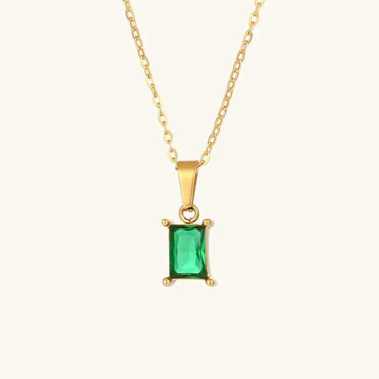 Collier Maddie - Émeraude Verte — parfait pour celles qui privilégient le confort et le design.