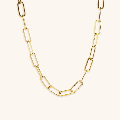 Collier Keira - Chaîne trombone dorée — parfait pour celles qui privilégient le confort et le design.