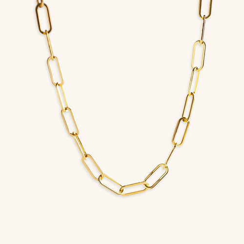 Collier Keira - Chaîne trombone dorée — parfait pour celles qui privilégient le confort et le design.