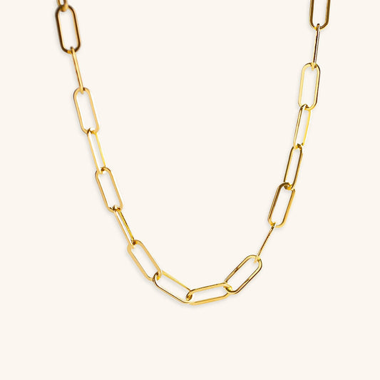 Collier Keira - Chaîne trombone dorée — parfait pour celles qui privilégient le confort et le design.