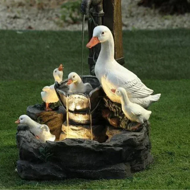 Lunaverde Solar Dekorative Brunnen Ente & Eichhörnchen | Gartenfigur mit LED Licht | Wetterfestes Harz | Für Terrasse & Balkon