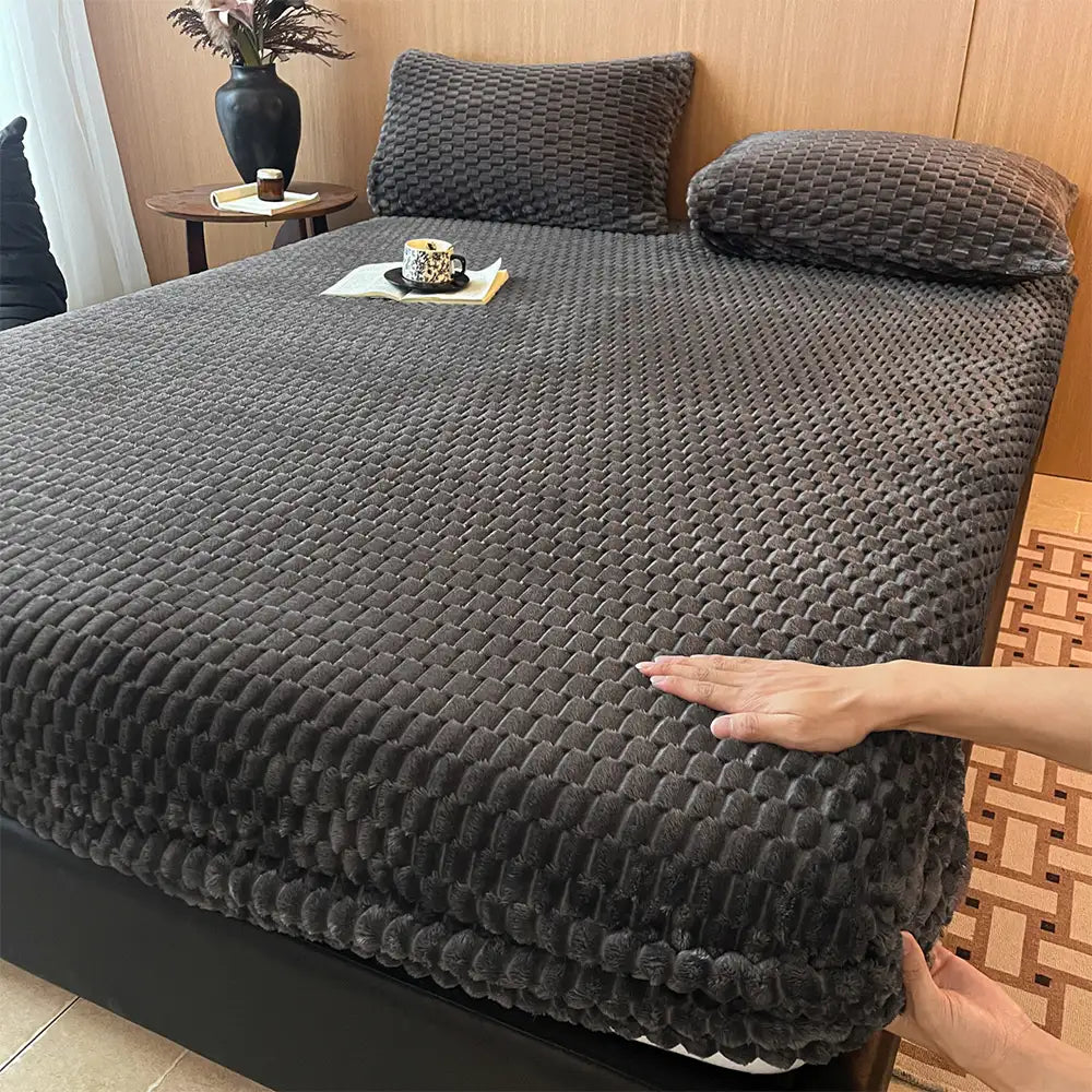 Ensemble de literie avec protège-matelas ajusté en peluche douce et hypoallergénique (Royaume-Uni)