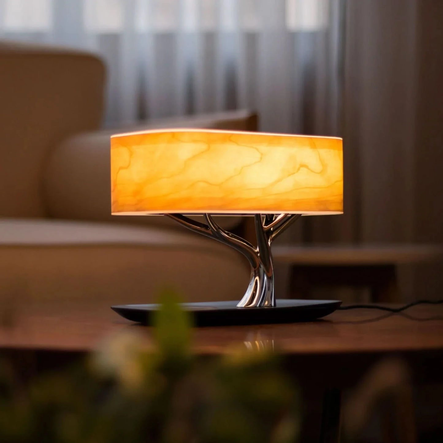 Lampe de table intelligente avec haut-parleur Bluetooth et chargeur sans fil