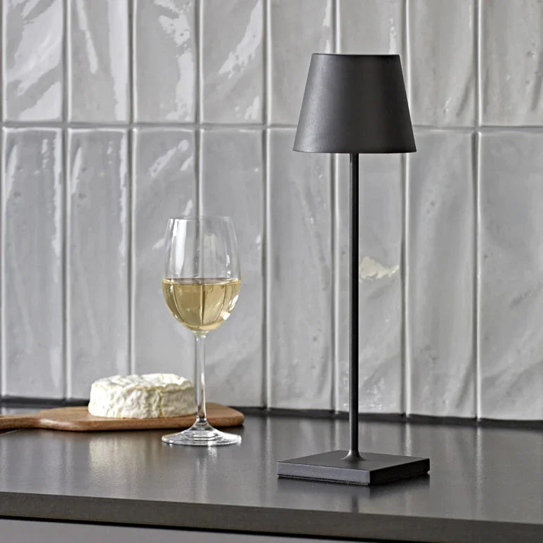 Tischlampe - LED-Beleuchtung - USB-Ladung