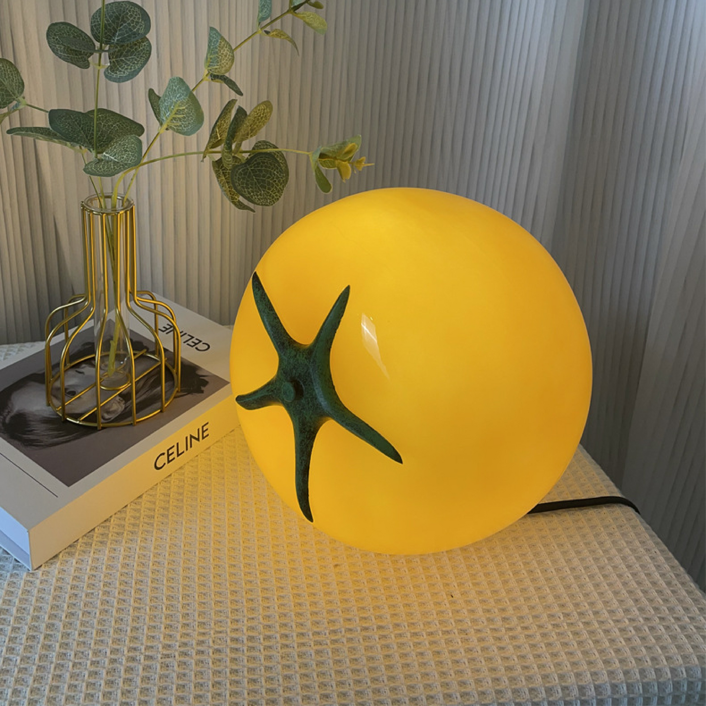 Lampe de table LED en forme de tomate | Décoration de cuisine moderne et éclairage unique