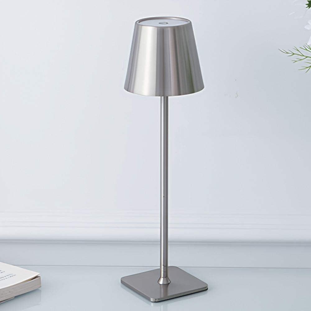 Lampe de table tactile rechargeable à intensité variable pour une utilisation intérieure et extérieure