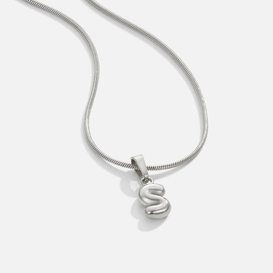 Collier Esme - Lettre Bulle Argent — conçu pour inspirer votre style de vie.
