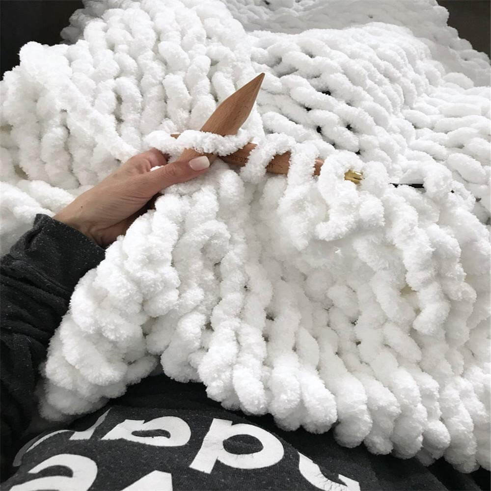 Cozy Chunky Knit Throw Blanket for Home Decor and Warmth