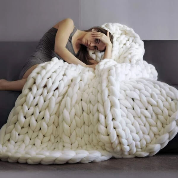 Cozy Chunky Knit Throw Blanket for Home Decor and Warmth