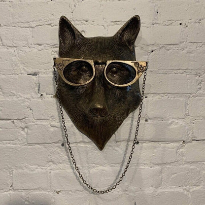 Décoration murale rustique représentant une tête de cerf avec des bois texturés pour la maison