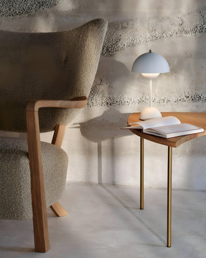 Lampe de table LED scandinave à intensité variable et à économie d'énergie pour la décoration intérieure