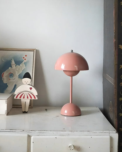 Lampe de table LED scandinave à intensité variable et à économie d'énergie pour la décoration intérieure