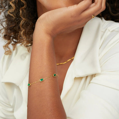 Bracelet Erin - Chaîne en pierre — apporte une touche de charme moderne à votre espace.