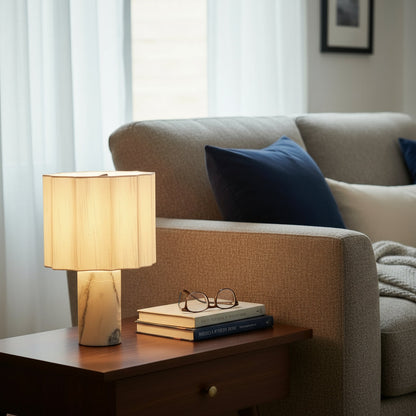 Lampe de table Mirna en marbre