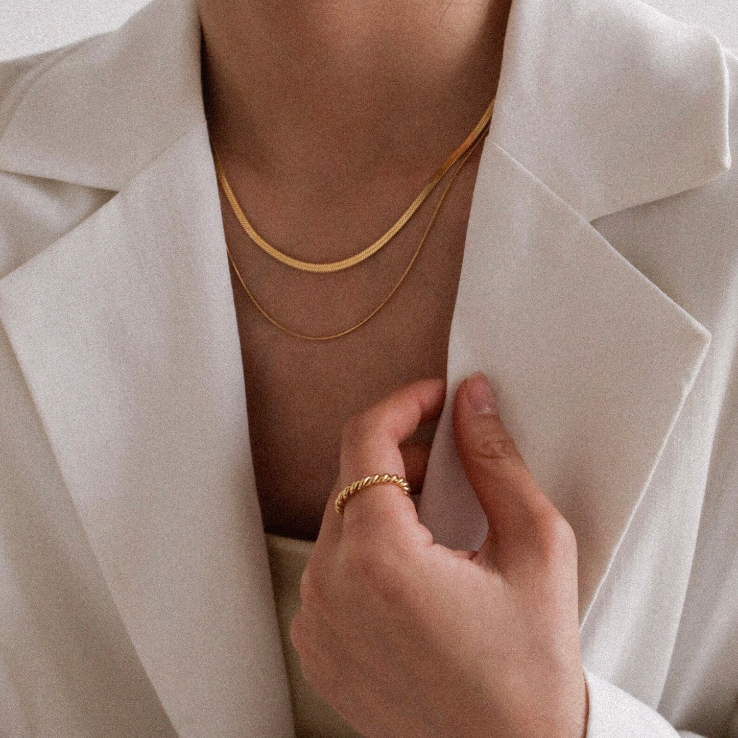 Bague torsadée classique Kelly — apporte une touche de charme moderne à votre espace.