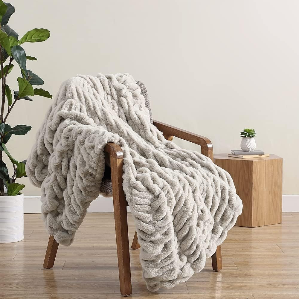 Cozy Faux Fur Throw Blanket for Home Decor and Warmth