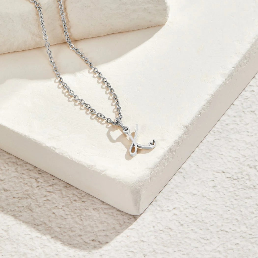 Collier Skyla - Cœur Lettre — confectionné avec soin et souci du détail.