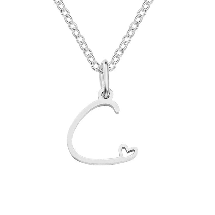 Collier Skyla - Cœur Lettre — confectionné avec soin et souci du détail.