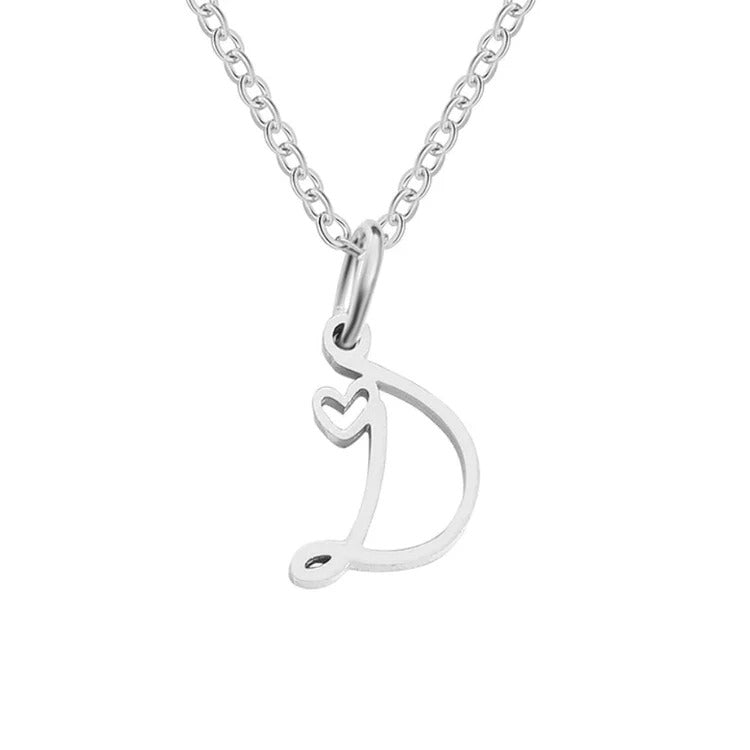Collier Skyla - Cœur Lettre — confectionné avec soin et souci du détail.