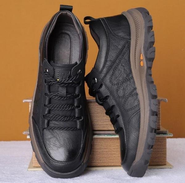 Handgenähte Herren-Freizeitschuhe | Echtes Rindsleder | Orthopädisches Drei-Fuß-Stützdesign | Rutschfeste Gummisohle | Wasserabweisend & Atmungsaktiv | Schwarz & Braun