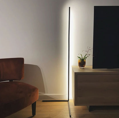 Lampe de table LED moderne et minimaliste à lumière chaude pour la décoration et l'éclairage de la maison