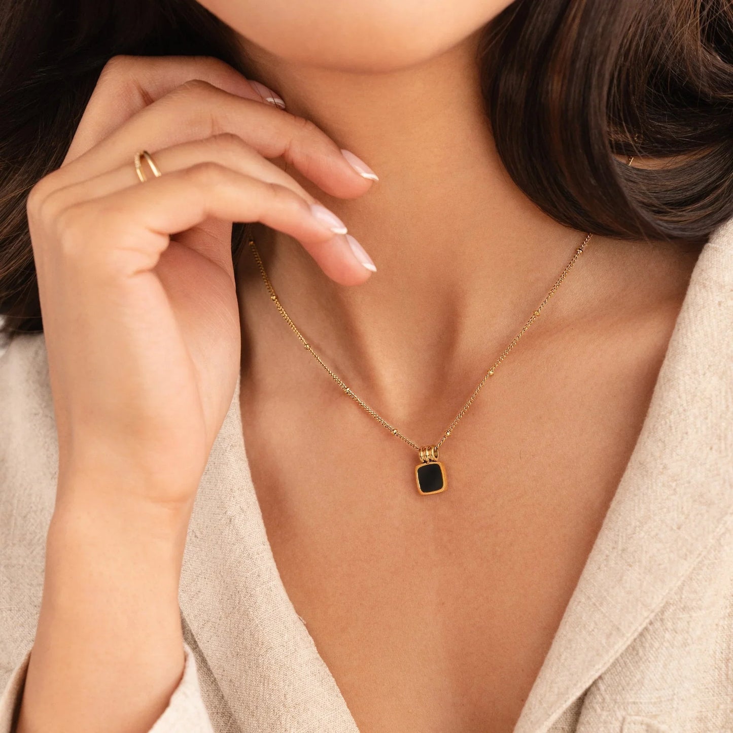 Cora - Black Shell Pendant Necklace — crafted for everyday quality.