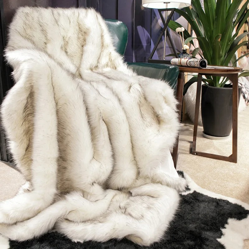 Stylish Faux Fur Weighted Blanket for Cozy Comfort and Warmth