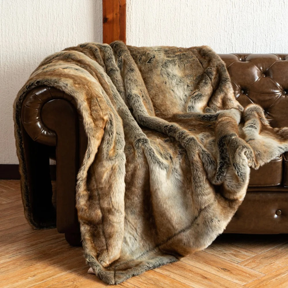 Stylish Faux Fur Weighted Blanket for Cozy Comfort and Warmth