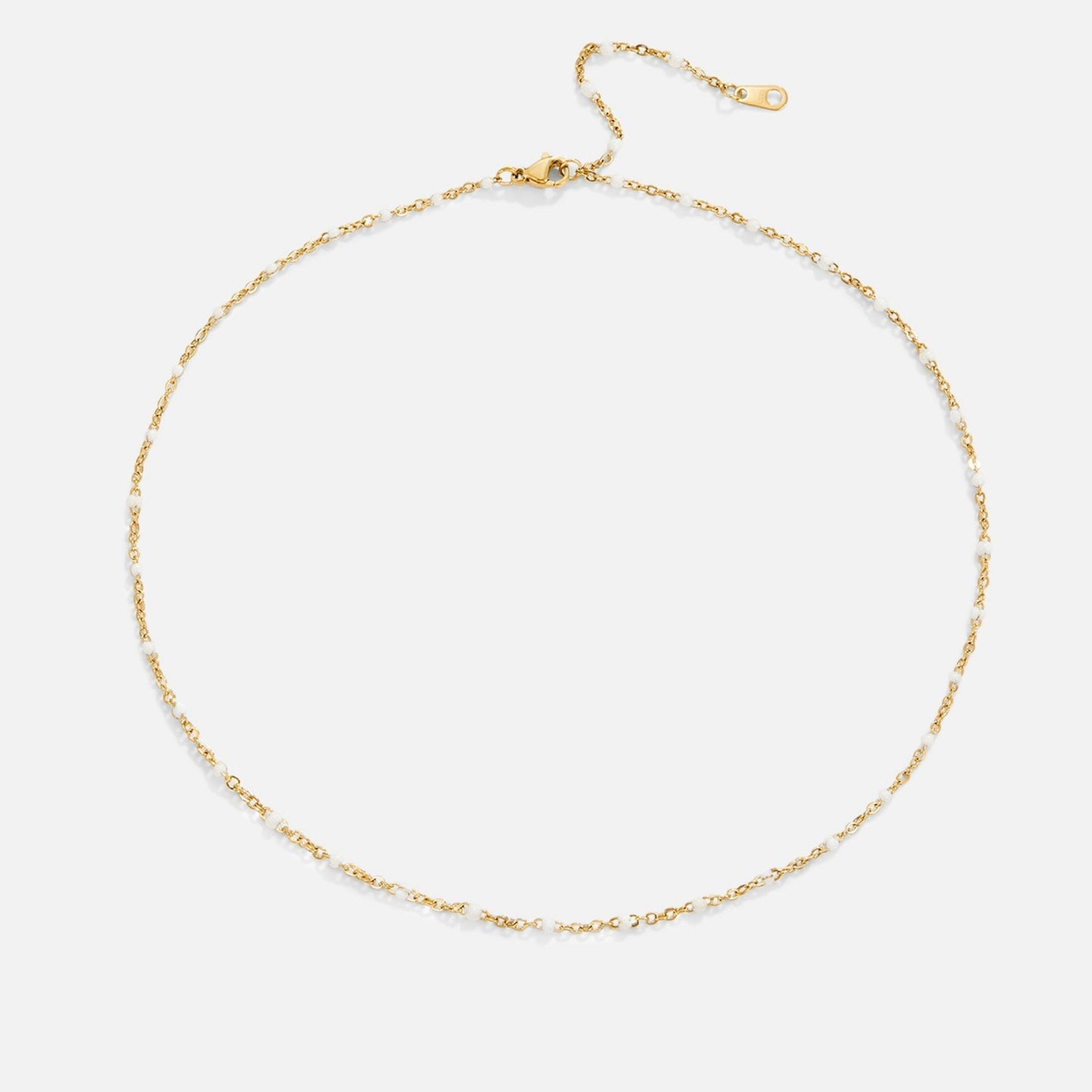 Collier Noa - Perles blanches — confectionné avec soin et souci du détail.