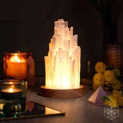 Lampe de nuit en sélénite - 900 g de cristal aux vertus curatives pour la décoration et le bien-être de votre maison.