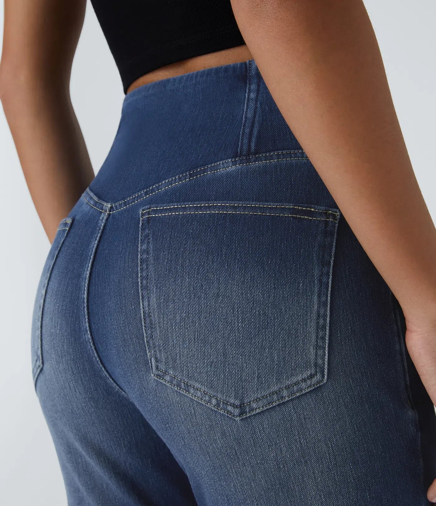 ElsaShape Jeans haute taille avec bande croisée - Look naturel 